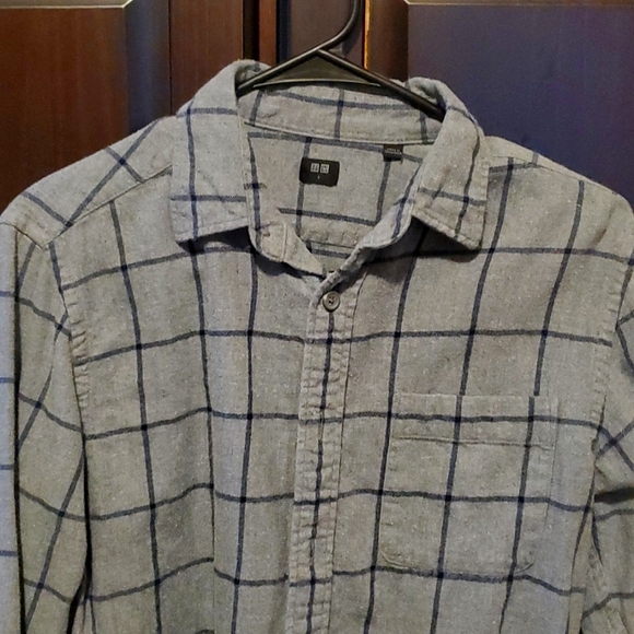 Uniqlo Other - Uniqlo Men's Flannel Button-Down Shirt - Grey - Small